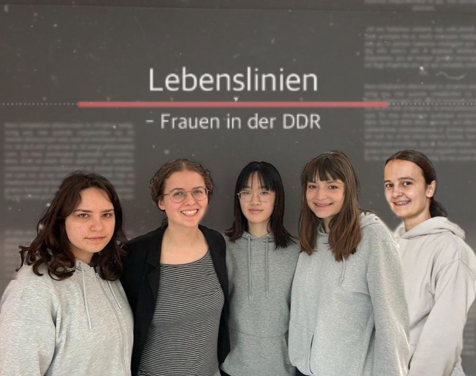 Teambild „Lebenslinien – Frauen in der DDR“, 5 Personen